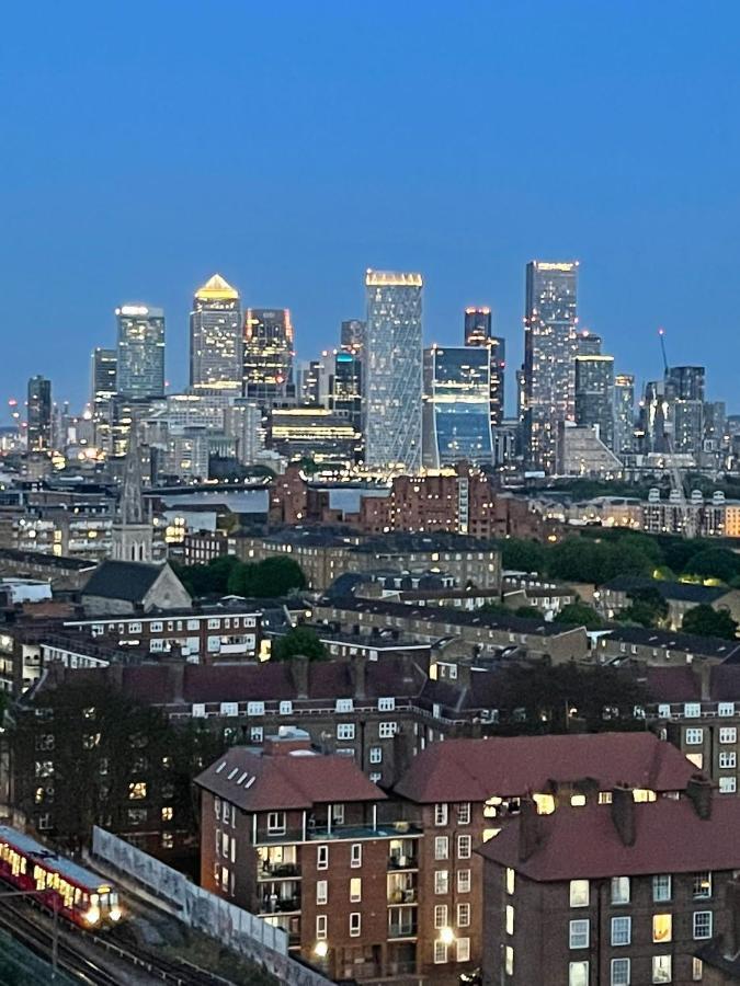 Whitechapel Two Bedroom Luxury Apartment - Free Private Parking - City Views Лондон Экстерьер фото