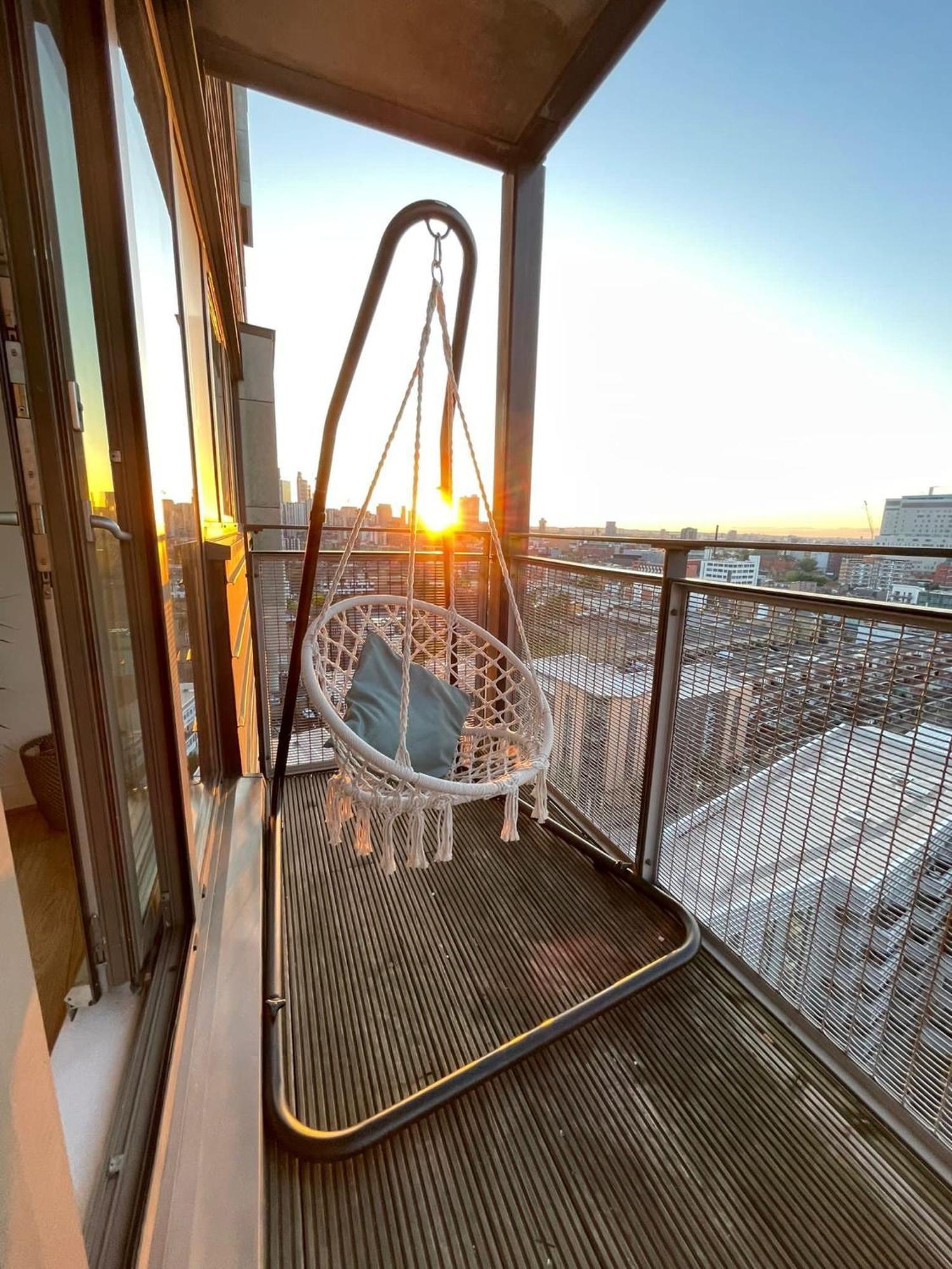 Whitechapel Two Bedroom Luxury Apartment - Free Private Parking - City Views Лондон Экстерьер фото
